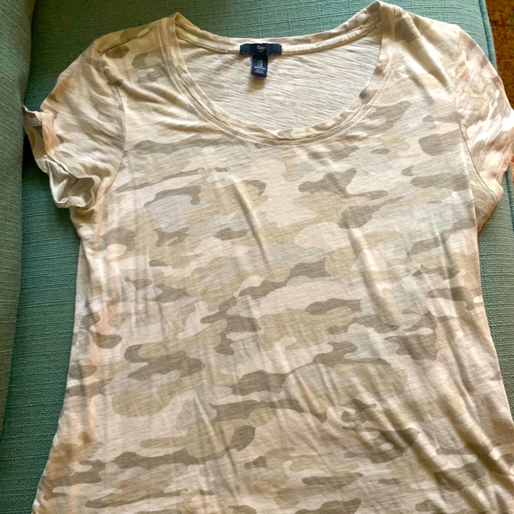Gap favorite crewneck tshirt in camo